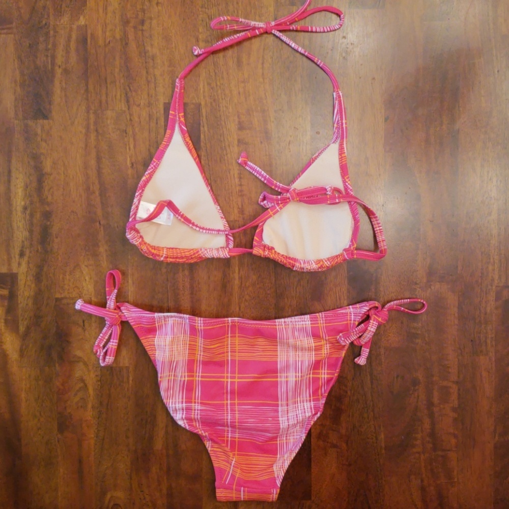 Lips Bikini - Picture 2 of 4